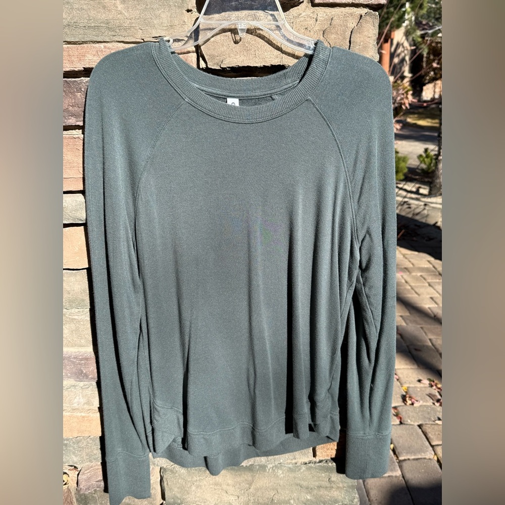 Athleta Long Sleeve sweatshirt.